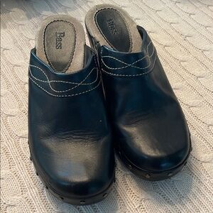 Women’s sz 8 black Bass Brie mule clog leather studs stretch stitching slide on